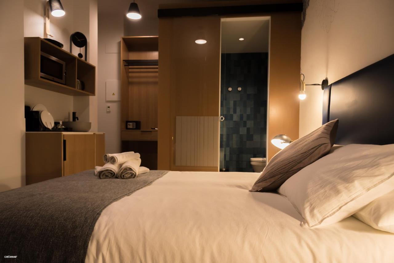 Welldone Quality - Crystal Pool Hotel Seville Ngoại thất bức ảnh